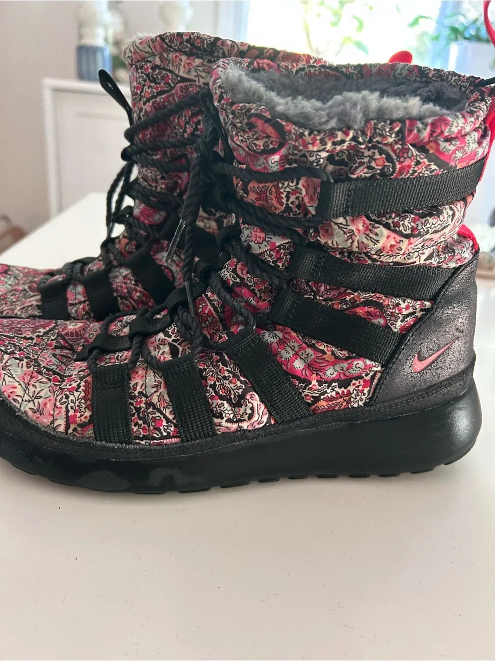 Nike Women's Roshe Run Hi Sneakerboot QS Liberty of London